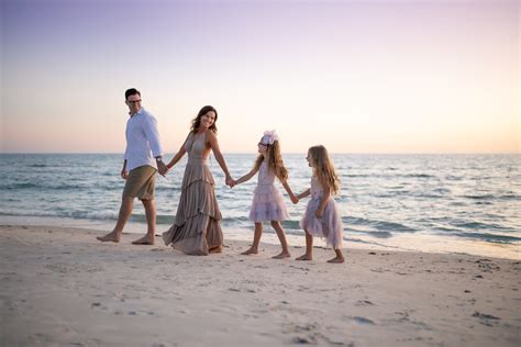 funny family beach photos